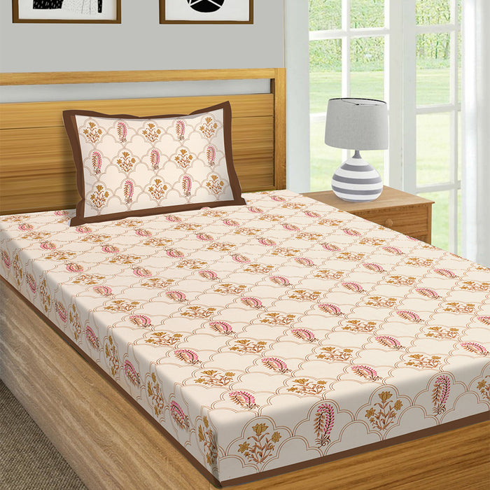 Pink Quatrefoil Bedsheet